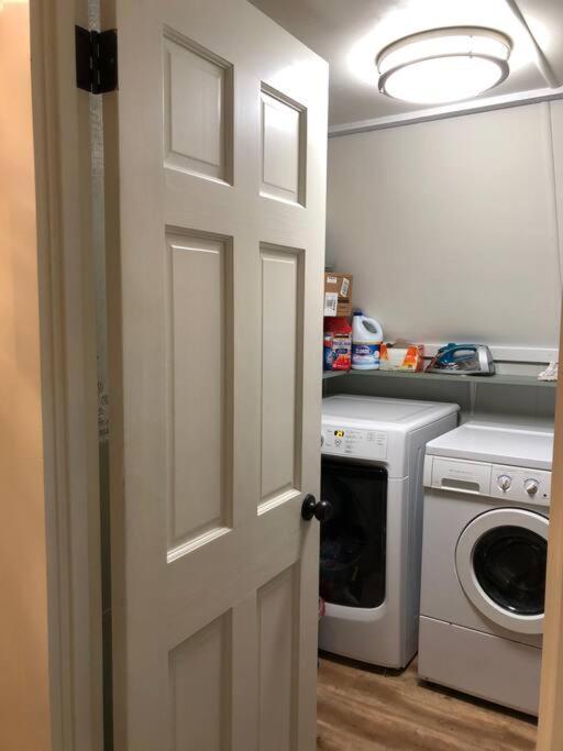 Cozy Cottage W Hot Tub, 5 Min Walk To Main St هايلاندس المظهر الخارجي الصورة